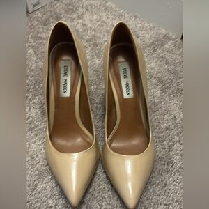 Steve Madden Beige Pointed-Toe Leather Pumps